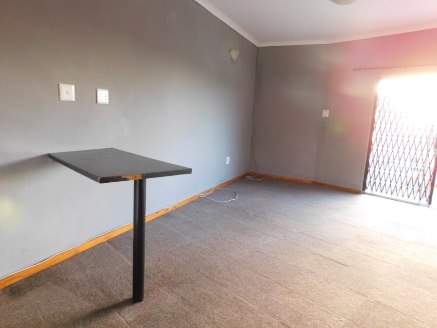 6 Bedroom Property for Sale in Dobson Western Cape
